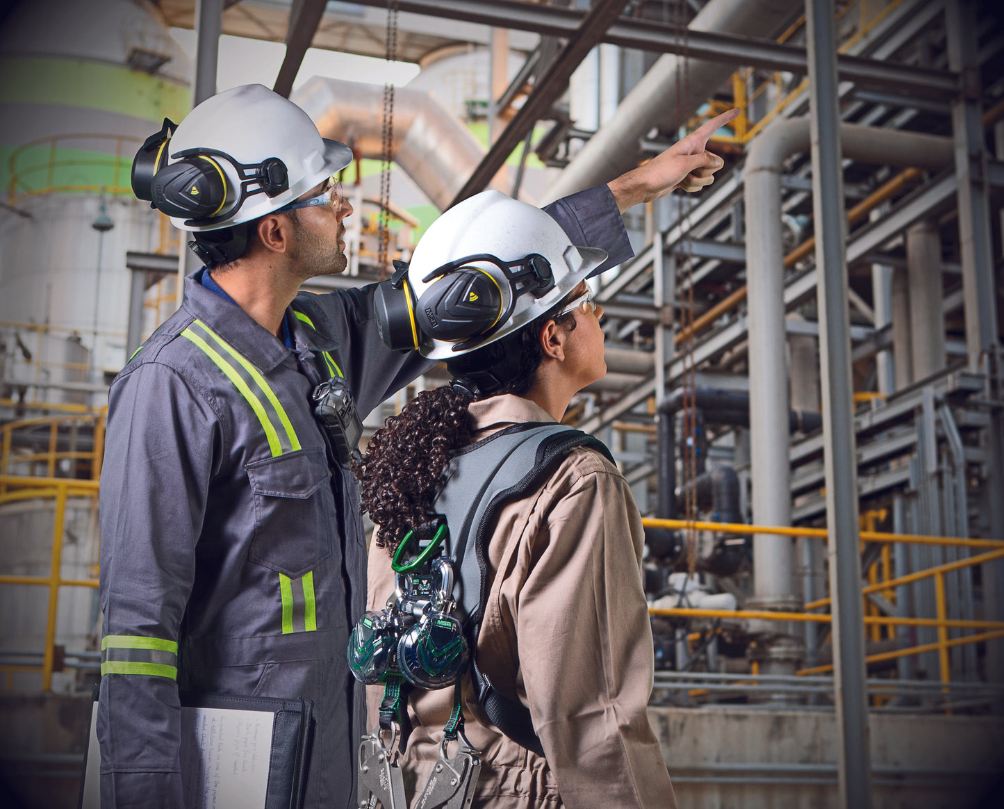 MSA V-Gard Helmet, Green, Push-Key PVC, GV141-0000000-000